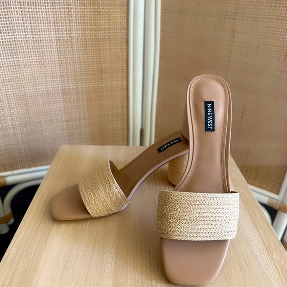 NWT Nine West Mapeli Heeled Slide Sandals Size 9.5 - Picture 2 of 8